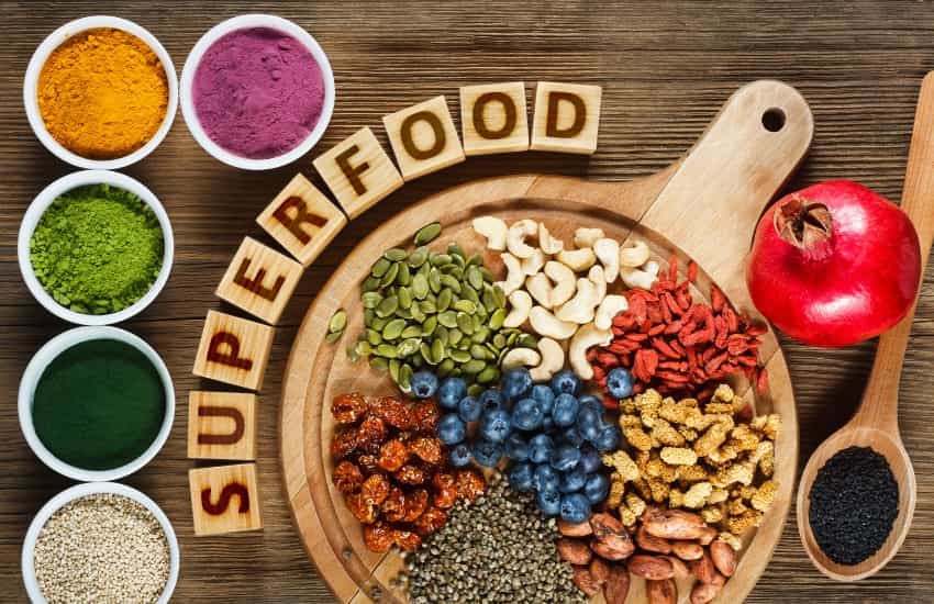 Superfoods, gli alimenti che non possono mancare nella dieta PCOS
